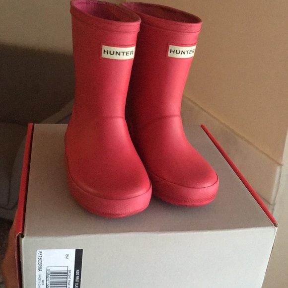 Hunter boots in bright pink